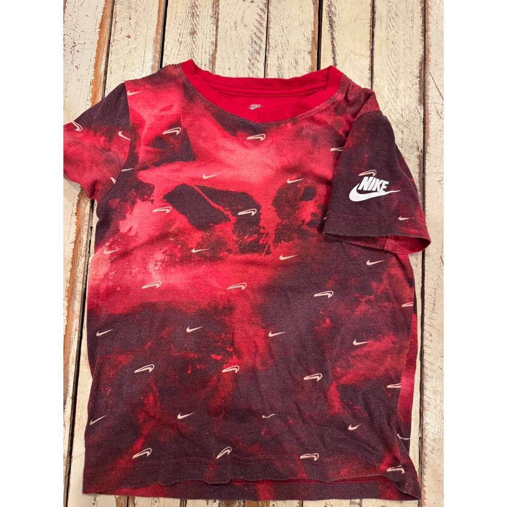 Nike Kids Red Black Tie Dye Mini Swoosh Graphic T-Shirt Size 6 M 6-6 YRS